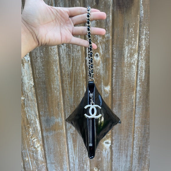 Chanel pyramid purse - Picture 11 of 16